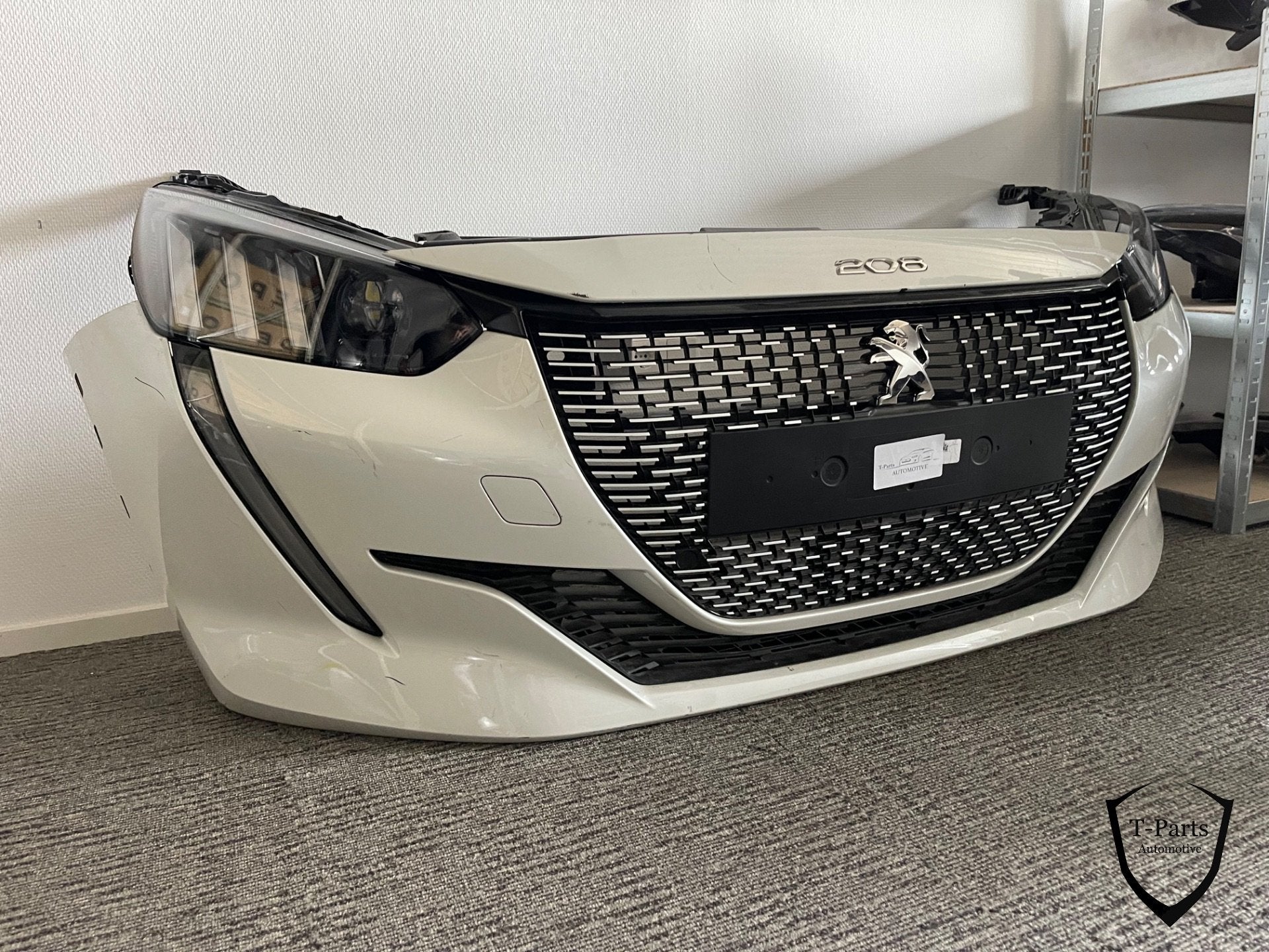 Peugeot 208 GT voorbumper koplamp bumper