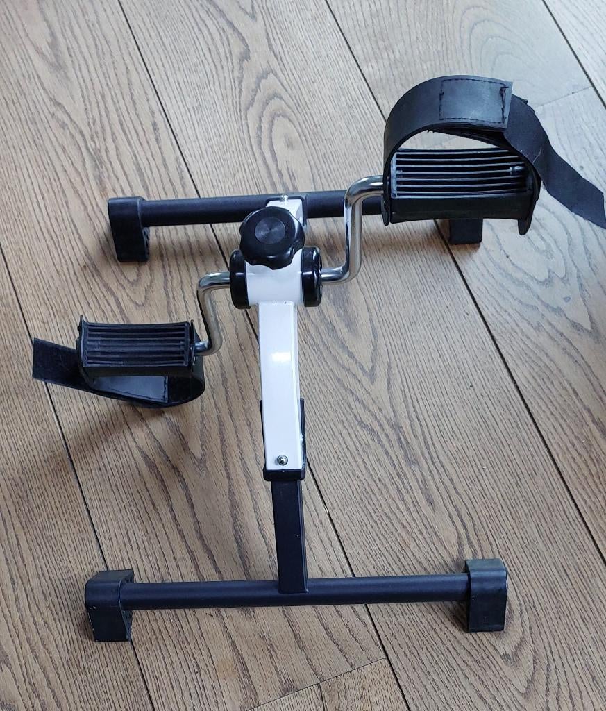 Bureaufiets Bewegingstrainer - Mini hometrainer, Ophalen, Gebruikt, Metaal, Stoelfiets