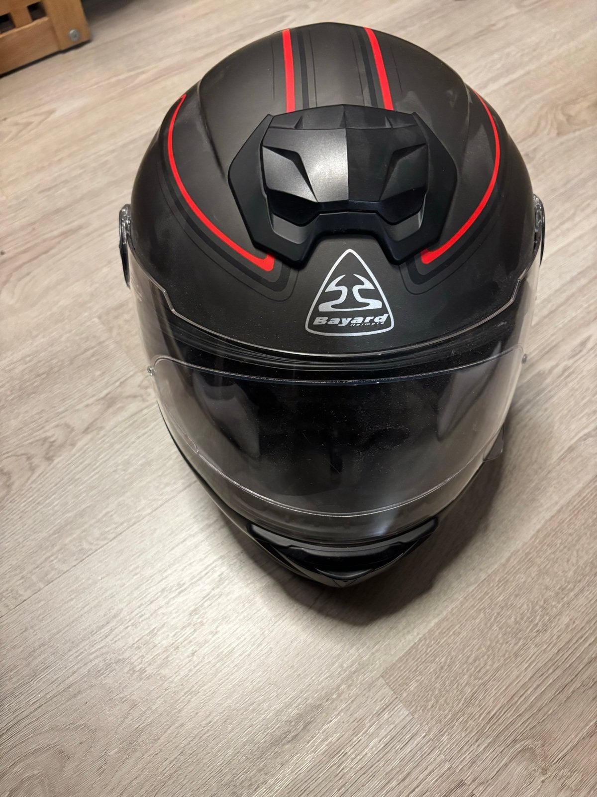 Bayard helm - Mat zwart met rode accenten, Overige merken, M, Ophalen of Verzenden, Integraalhelm