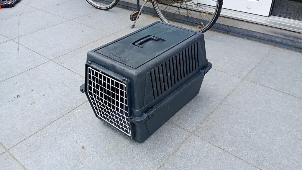 Bench voor hond of kat, Ophalen, Zo goed als nieuw