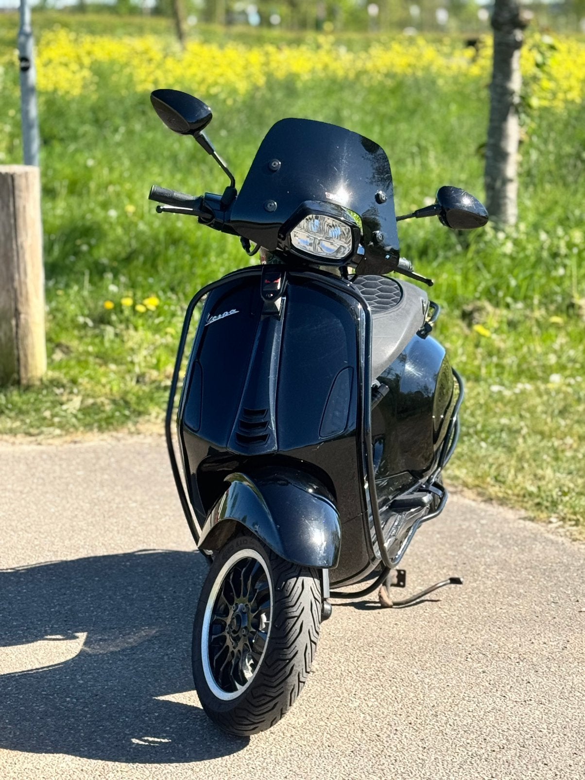 Glans zwarte piaggio vespa sprint, Fietsen en Brommers, Scooters | Vespa, Ophalen, Gebruikt, Overige modellen, Benzine