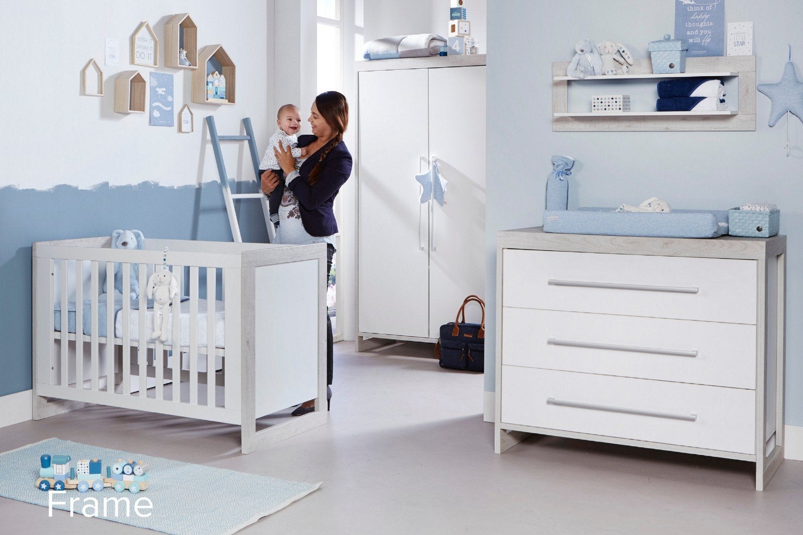 Babykamer Set: TWF Frame. Ledikant, Commode en Kledingkast, Kinderen en Baby's, Ophalen, Zo goed als nieuw, Jongetje of Meisje