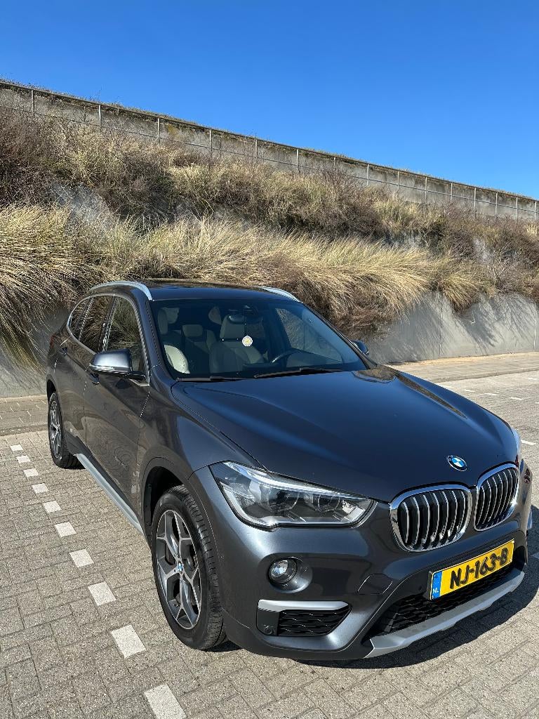 BMW X1 sDrive20i High Executive |M-Sport |Panoramic roof |St, Auto's, BMW, Particulier, X1, Benzine, Euro 6, C, SUV of Terreinwagen
