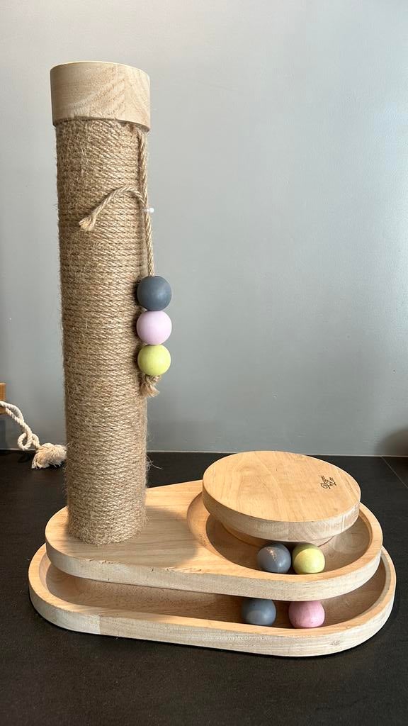 Designed by Lotte krabpaal voor kitten, Dieren en Toebehoren, Ophalen of Verzenden, Zo goed als nieuw, Krabpaal