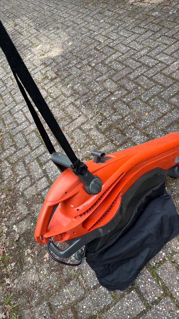 Bladblazer en -zuiger, Ophalen, Gebruikt, Handgedragen, Met opvangzak