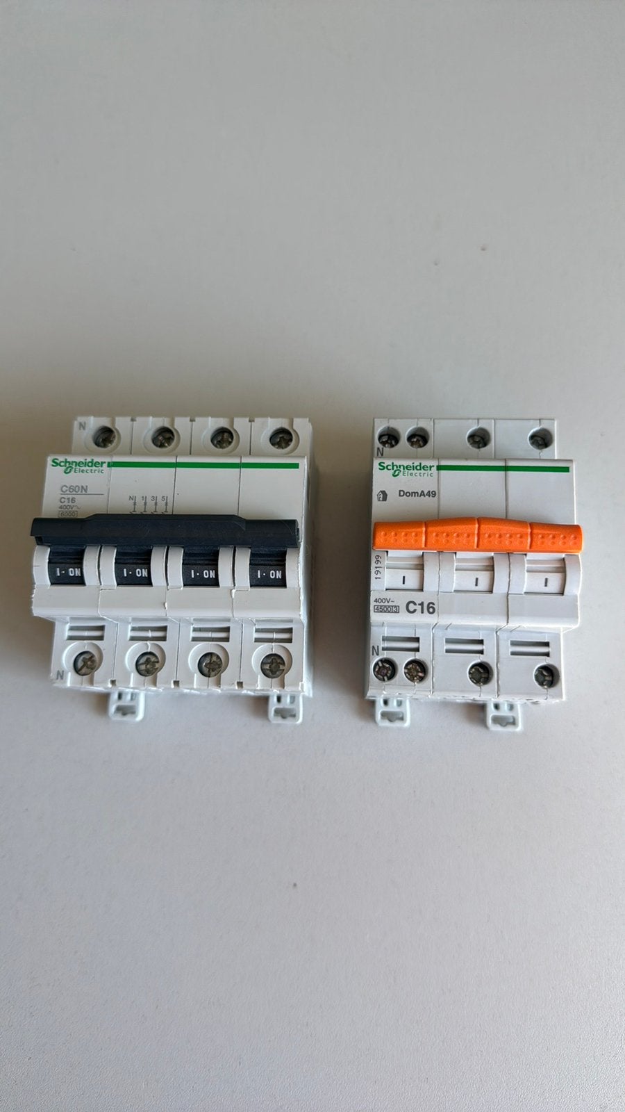 Schneider automaten C16 3P+N, Doe-het-zelf en Verbouw, Elektra en Kabels, Ophalen of Verzenden, Zo goed als nieuw, Overige typen