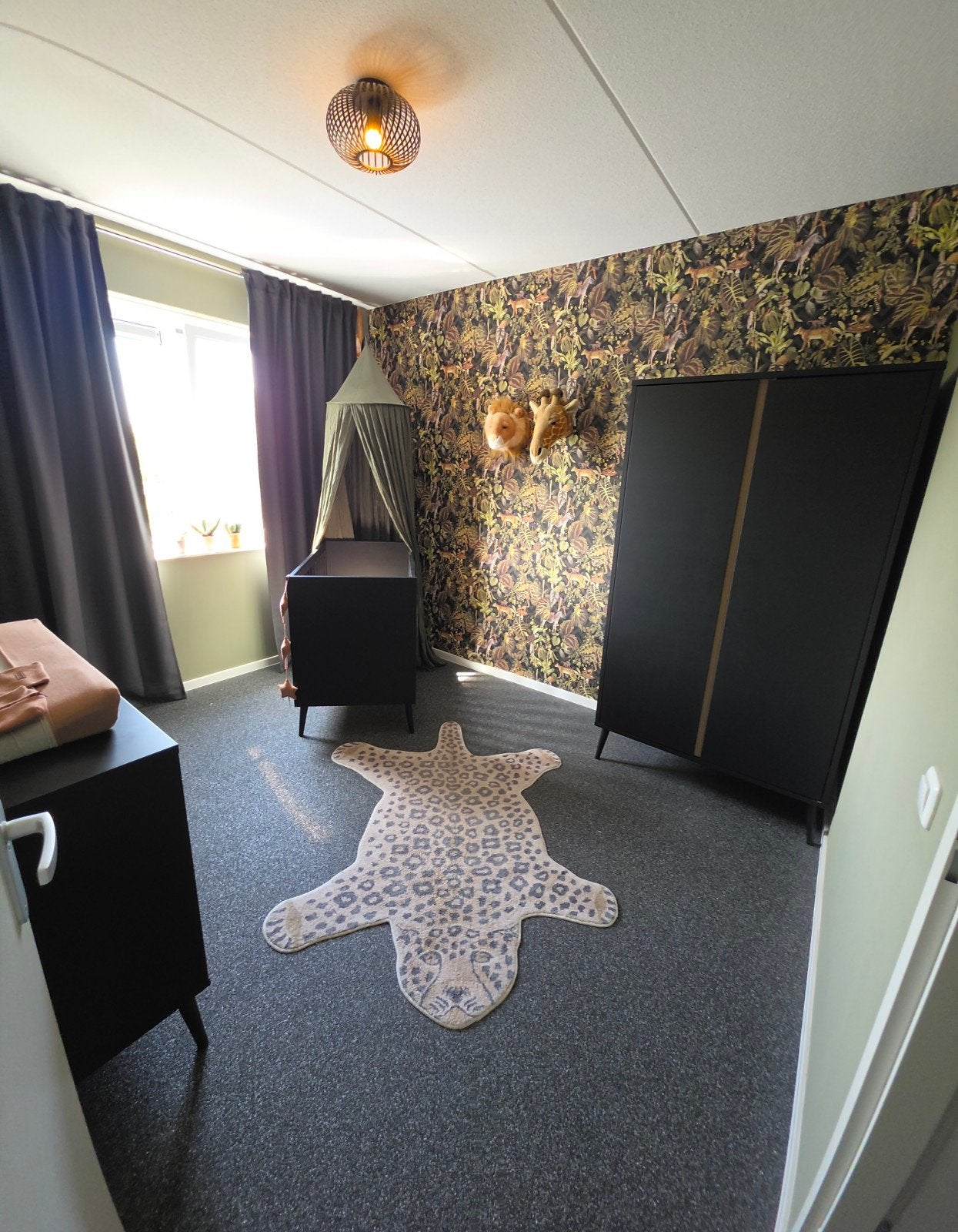 Complete babykamer: Ledikant, commode, kledingkast enz, Ophalen, Zo goed als nieuw, Jongetje of Meisje