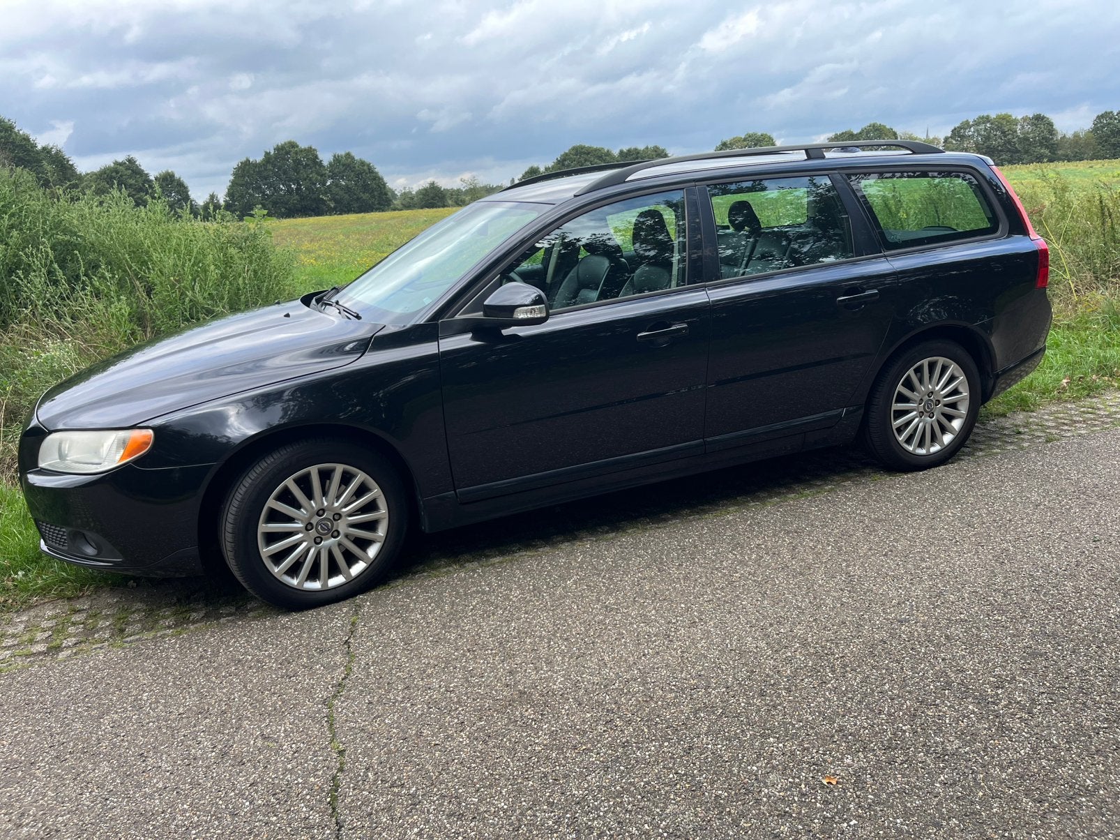 Volvo V70 2.5 T AUT 2008 Zwart, 1800 kg, Zwart, Stationwagon, Lederen bekleding