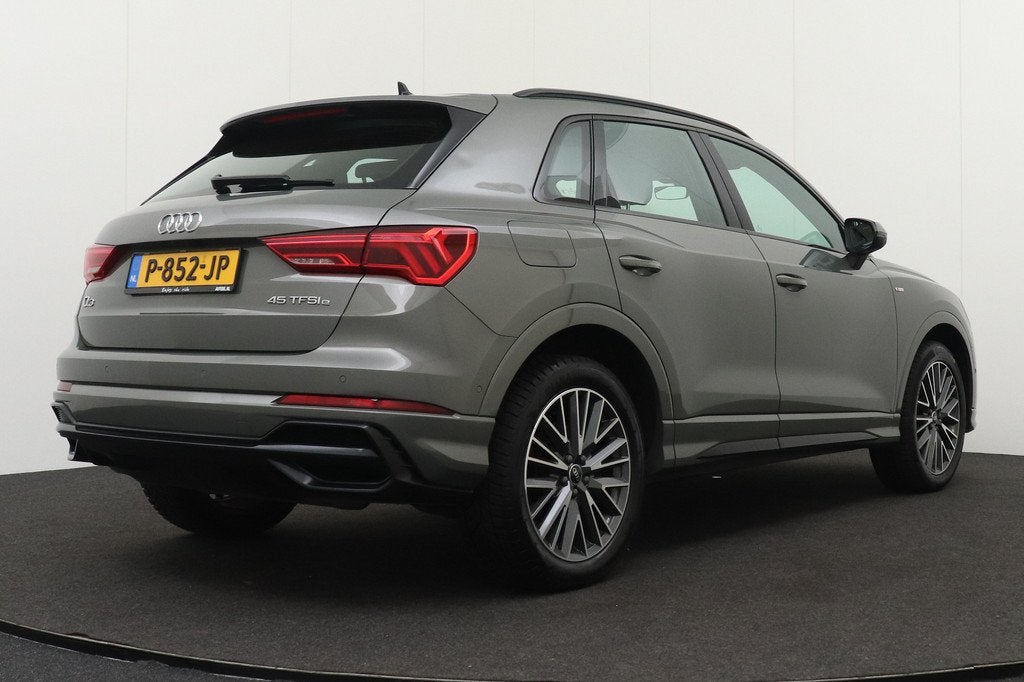 Audi Q3 45 TFSI e 245 PK Aut. S-Line Camera Sonos-Audio Half, Auto's, Audi, Gebruikt, Automatische klimaatregeling, Hybride Elektrisch/Benzine