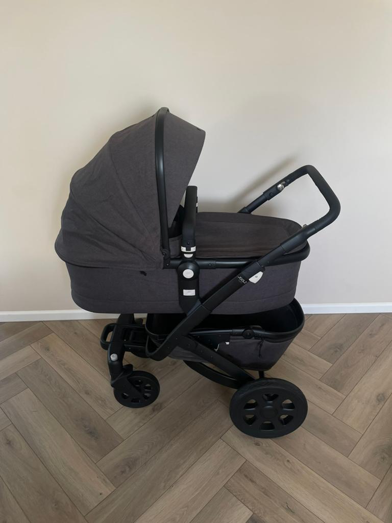 Als nieuw! Complete set Joolz 3-in-1 Geo Awesome Antraciet, Kinderen en Baby's, Kinderwagens en Combinaties, Ophalen, Zo goed als nieuw