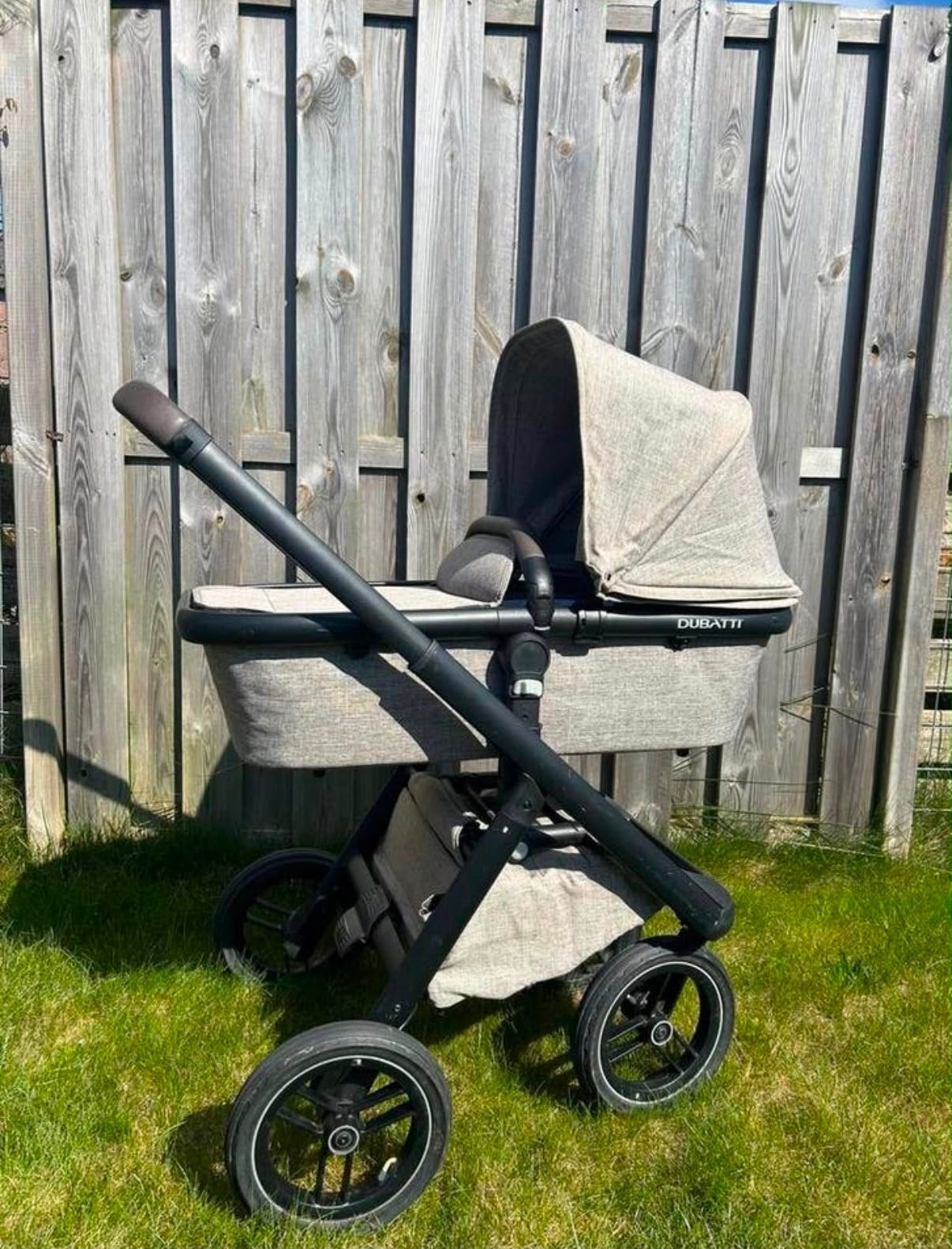 Dubatti One 2-in-1 kinderwagen taupe met alle accessoires, Gebruikt, Verstelbare duwstang, Combiwagen, Ophalen