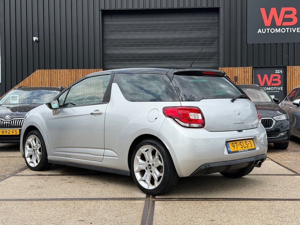 Citroen DS3 1.6 So Chic PDC Clima Cruise Leder Stoelverwarmi, Auto's, Citroën, Voorwielaandrijving, Euro 5, Zwart, 4 cilinders