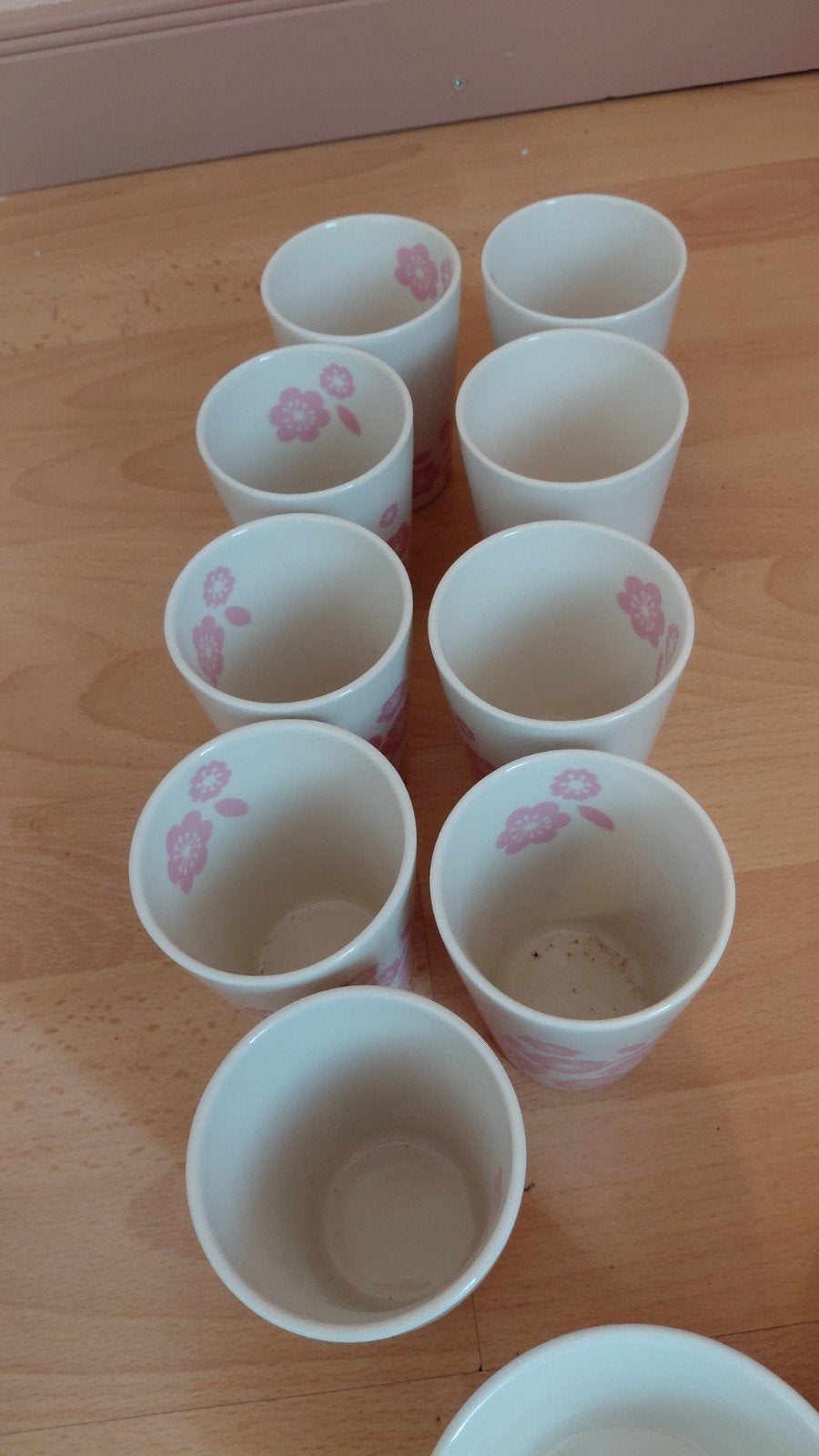 Servies met roze bloesemmotief - Borden, kommen, kopjes, Huis en Inrichting, Keuken | Servies, Ophalen of Verzenden