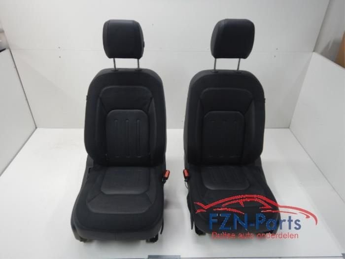 Land Rover New Defender L8B2 Voorstoelen Links en Rechts Led, Auto-onderdelen, Interieur en Bekleding, Ophalen of Verzenden, Gebruikt