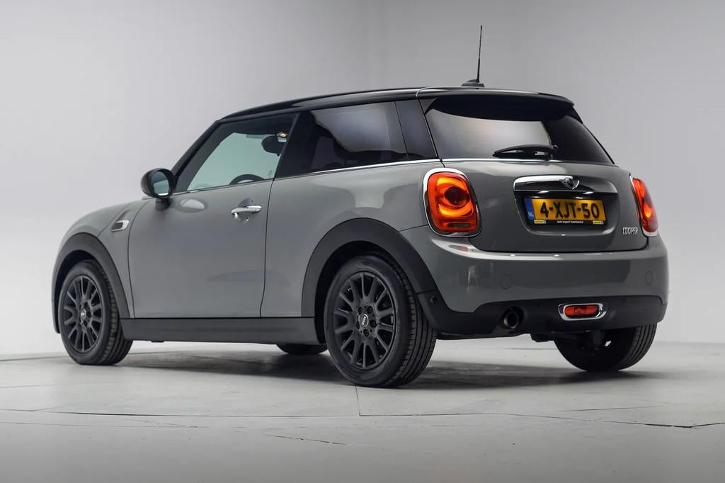 MINI Cooper 1.5 136pk First Born Edition Aut. [ LED Navi pro, Auto's, 136 pk, Gebruikt, Lichtsensor, 4 stoelen