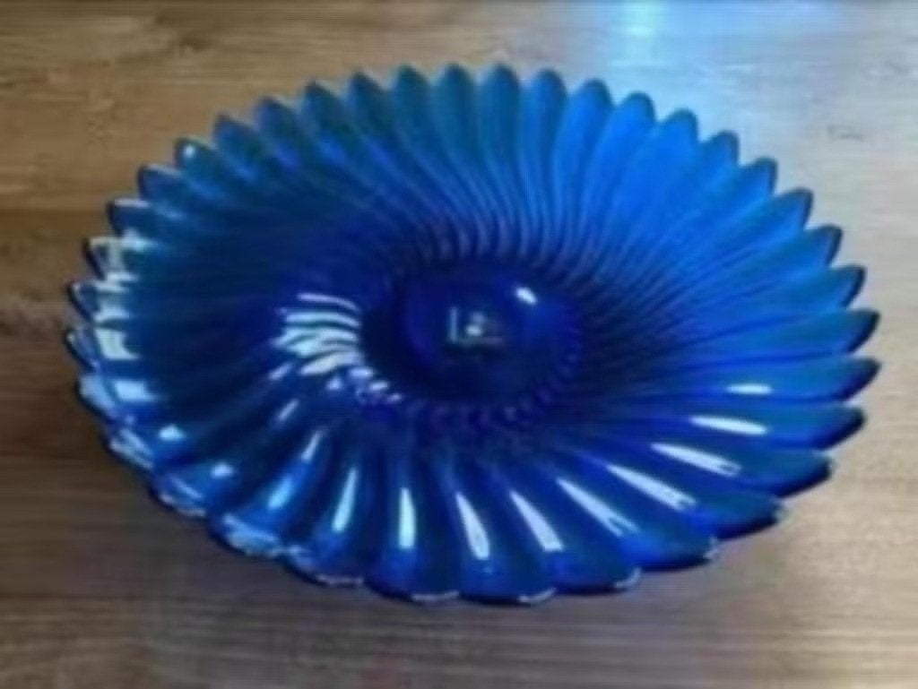 Grote blauwe schaal : merk luminarc, Schaal, Rond, Ophalen of Verzenden, Glas