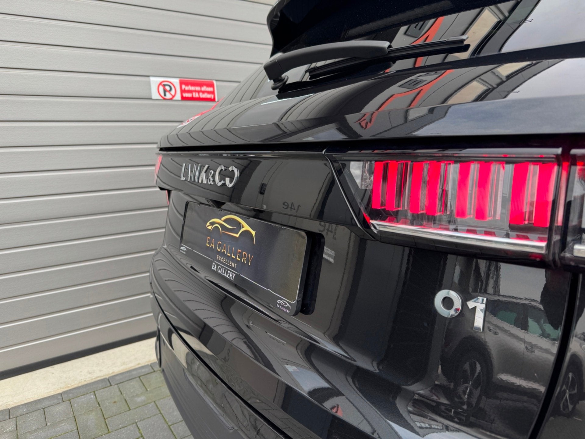 Lynk & Co 01 1.5 bomvol Black Edition 261PK 360Camera Zwar, Auto's, Dealer onderhouden, Euro 6, Zwart, Bedrijf