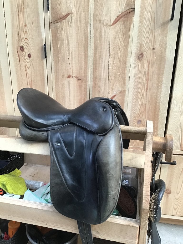 WOW dressuurzadel, Dieren en Toebehoren, Paarden en Pony's | Zadels, Ophalen, Zo goed als nieuw, Dressuur