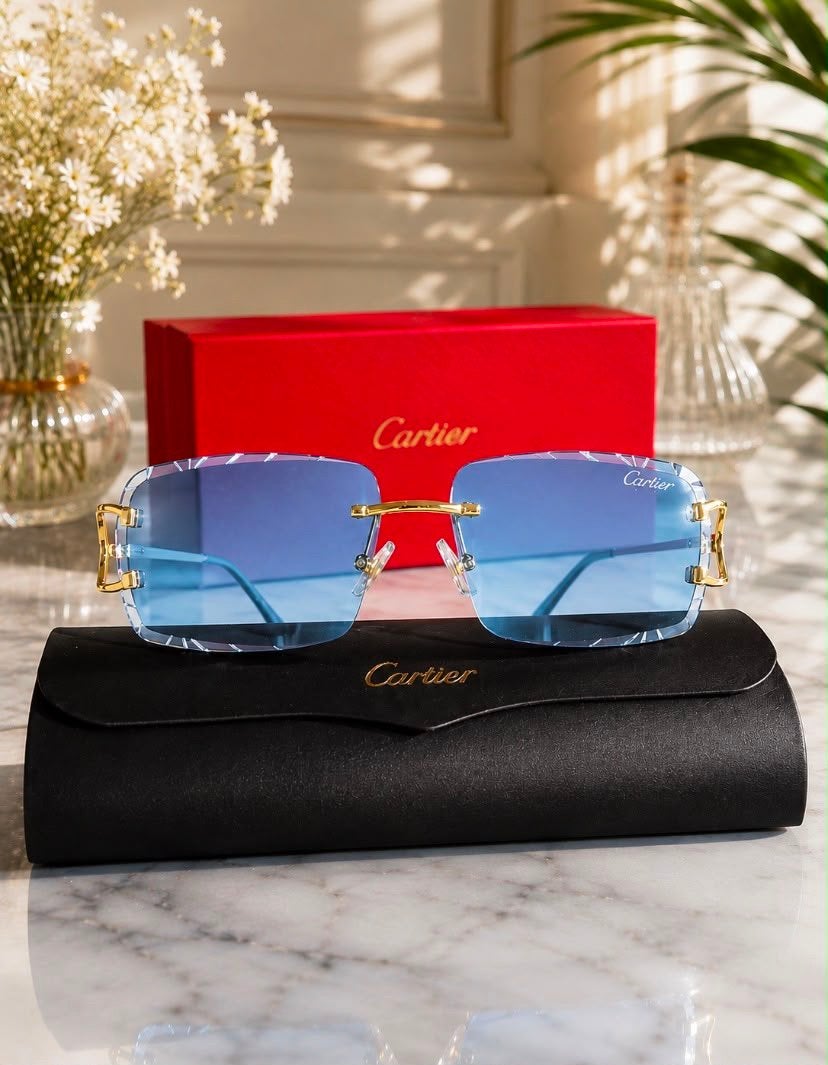 Cartier Zonnebril - Blauw met Gouden Details, Overige merken, Zonnebril, Blauw, Ophalen of Verzenden