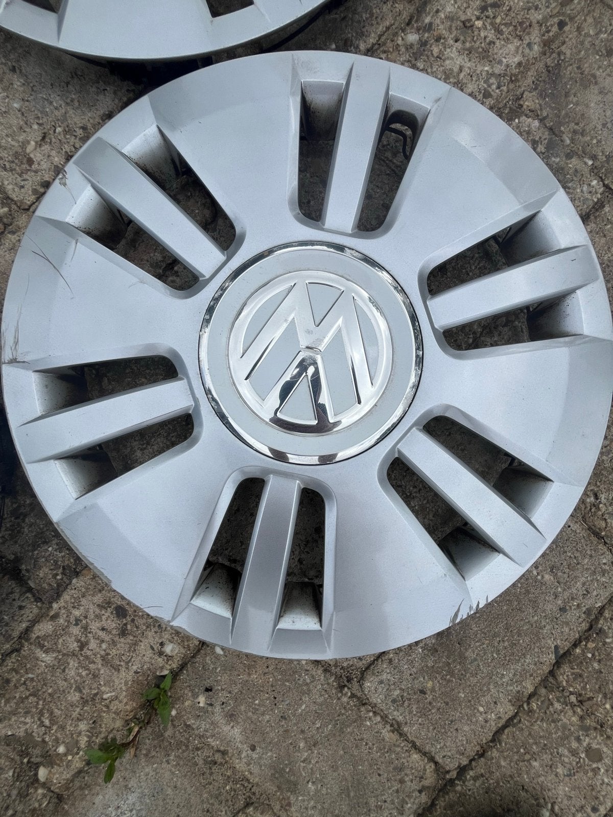Wieldoppen Volkswagen Up - Set van 4 (één lichte schade), Auto diversen, Wieldoppen, Gebruikt, Ophalen