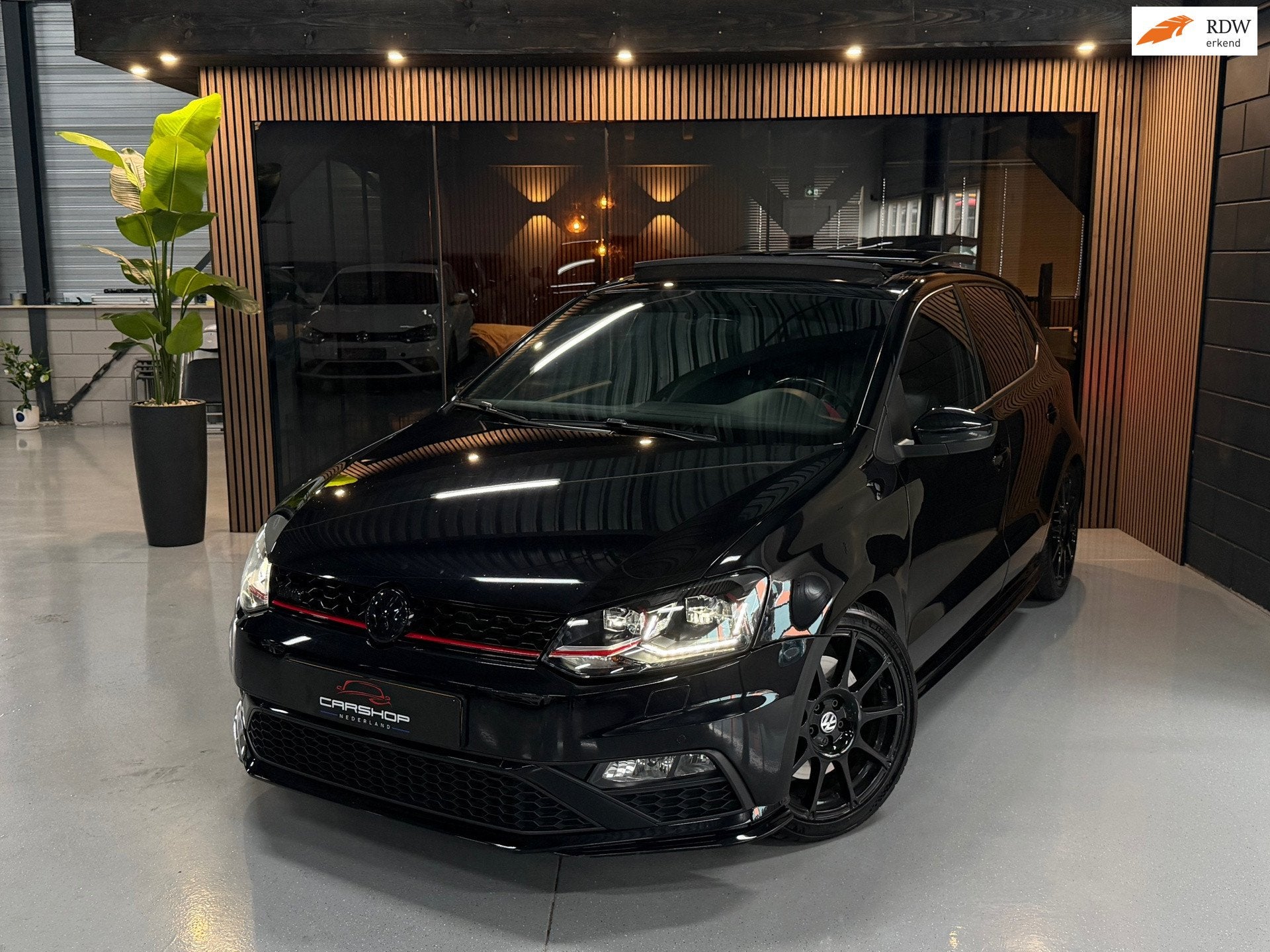 Volkswagen POLO 1.8 TSI GTI 230PK ABT DSG PANO/CARPLY/STOELV, Gebruikt, 4 cilinders, Zwart, Bedrijf