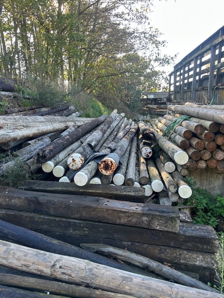 Hardhouten ronde palen, Gebruikt, Palen, Ophalen of Verzenden, Hardhout