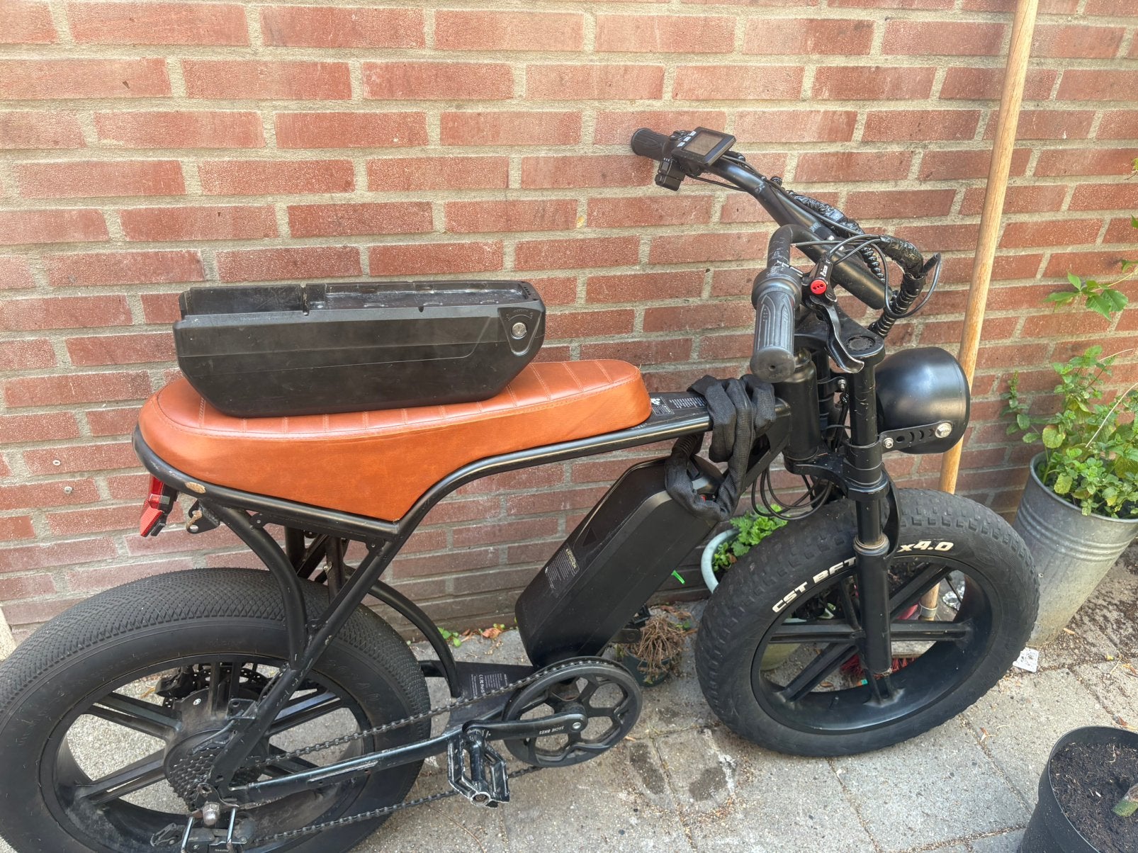 Fatbike V8 met 2 accu’s, Fietsen en Brommers, Elektrische fietsen, Ophalen, Gebruikt, 30 tot 50 km per accu, Overige merken
