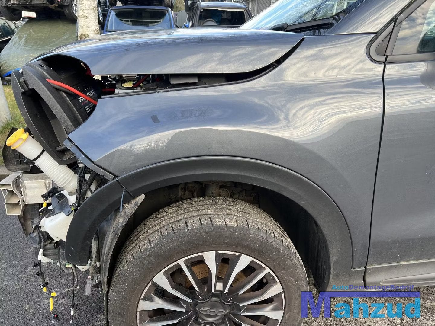 FIAT 500X donker grijs 679 links voor scherm wielrand 2014+, Auto-onderdelen, Gebruikt, Stellantis Europe S.p.A., Voor, Ophalen of Verzenden