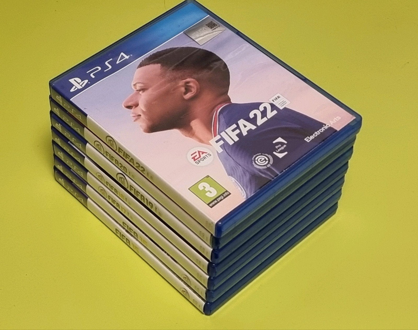 EA Sports FIFA Collectie: FIFA 15 t/m FIFA 20 en 22 (PS4), Ophalen, Zo goed als nieuw, Eén computer, Sport
