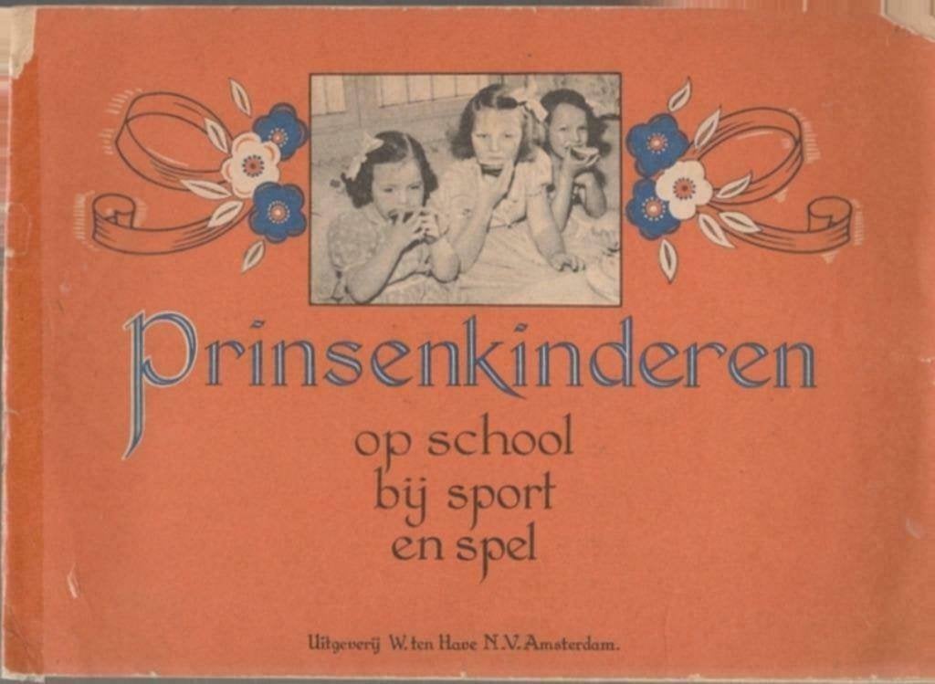 Prinsenkinderen op school, bij sport en spel, uit 1947, Verzamelen, Ophalen of Verzenden, Nederland, Kaart, Foto of Prent