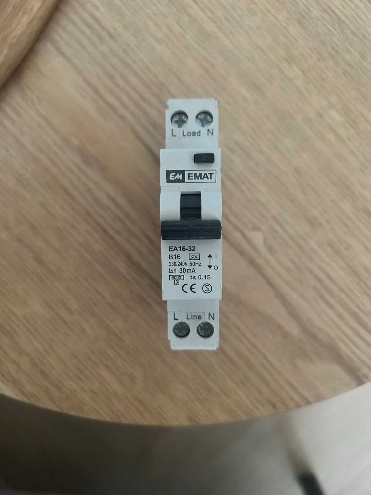 Emat B16 aardlekautomaat - EA16-32, 30mA, Doe-het-zelf en Verbouw, Elektra en Kabels, Ophalen of Verzenden, Nieuw, Emat, Aardlekautomaat