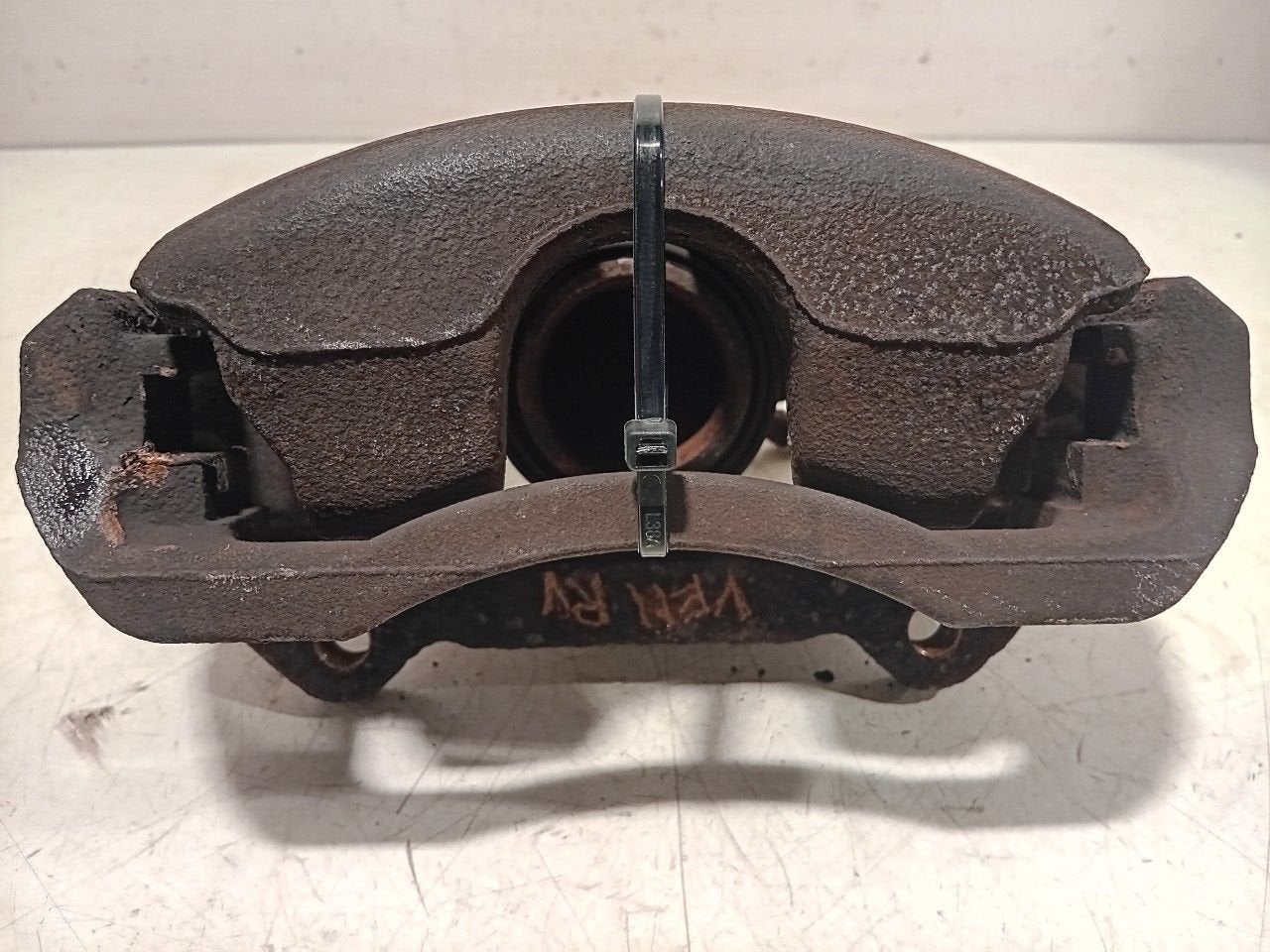 Remklauw rechts voor Volkswagen Sharan, Auto-onderdelen, Onderdelen@venauto.nl, Van der Ven Autorecycling B.V., Gebruikt, Ettenseweg 76, 4706 PB Roosendaal, The Netherlands