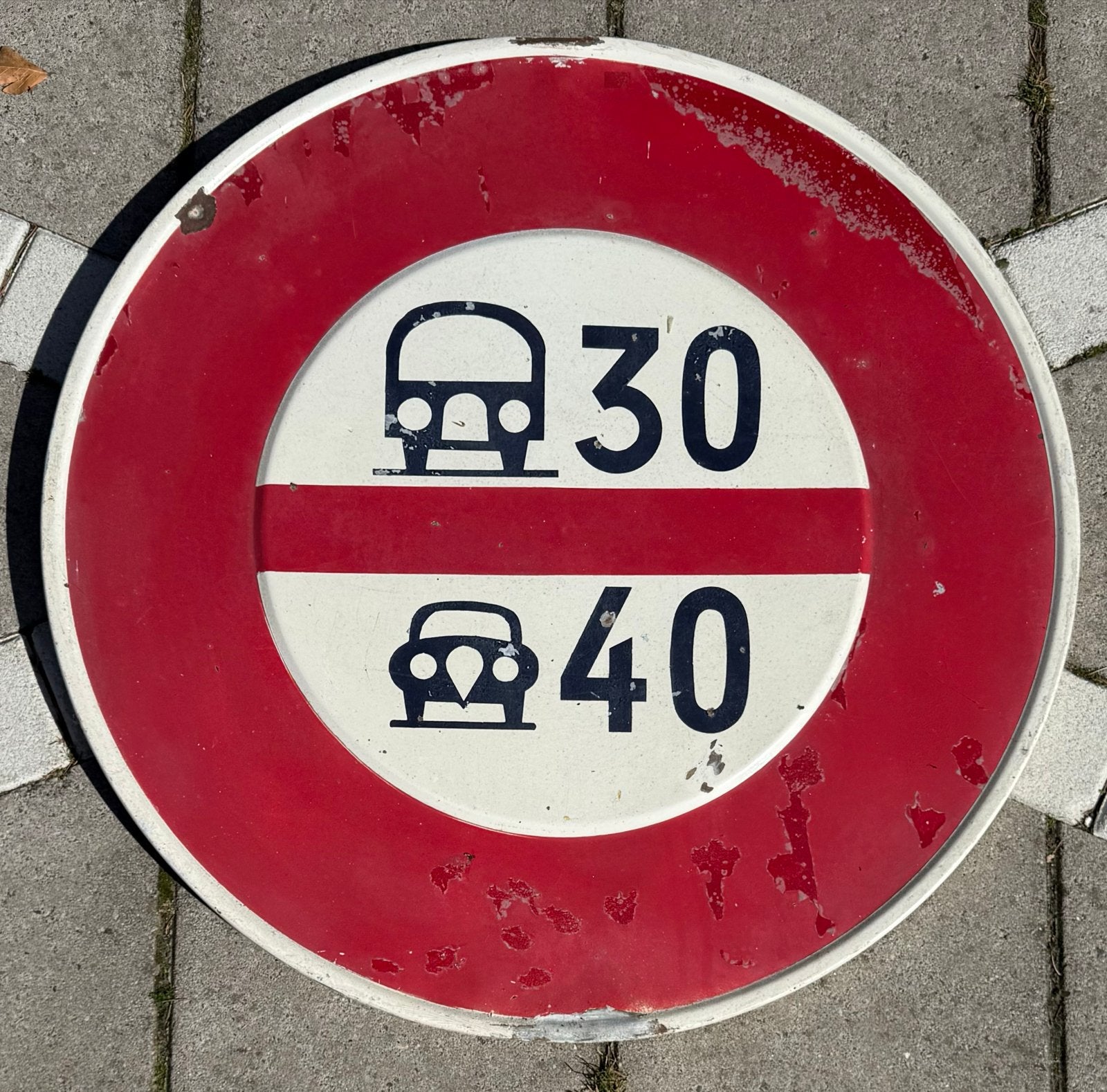 Antiek Frans Verkeersbord - Bus 30, Auto 40 km/u - 70 cm, Ophalen