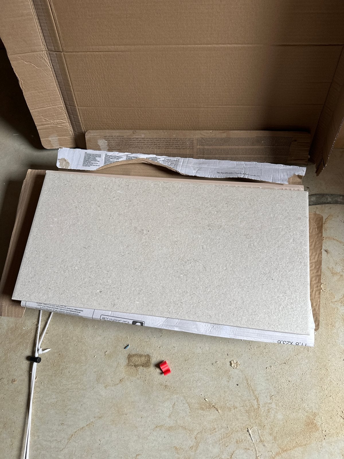 Beige badkamer tegels met lichte structuur 30x60 cm, Doe-het-zelf en Verbouw, Tegels, Ophalen, 40 tot 60 cm, Nieuw, Minder dan 5 m²