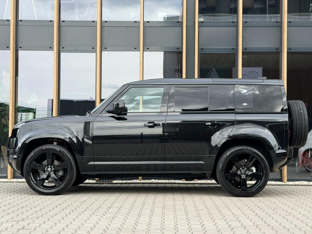 Land Rover Defender 2.0 D240 110 SE (bj 2020, automaat), Gebruikt, Euro 6, 2208 kg, Zwart