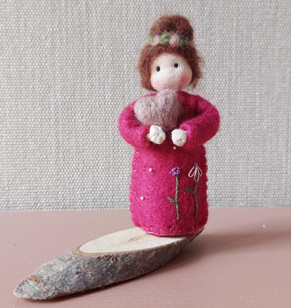 Waldorf seizoenstafel - poppetje, Ophalen of Verzenden, Nieuw, Figuurtje(s)