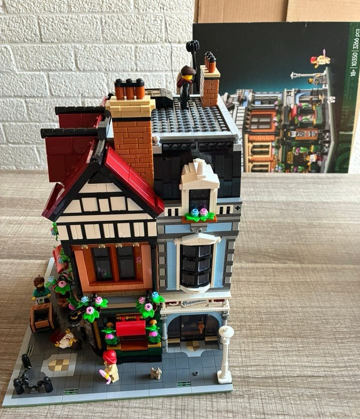 Lego Tudor Corner 10350, Ophalen of Verzenden, Zo goed als nieuw
