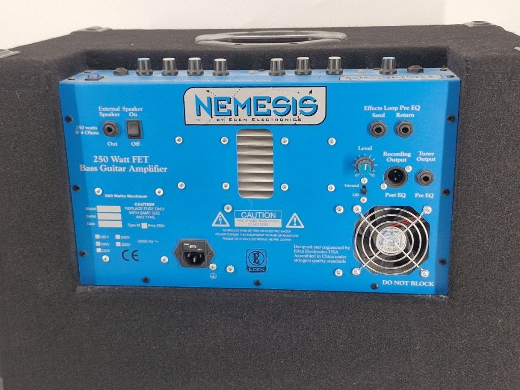 Nemesis NC250 Basversterker - Occasion, Muziek en Instrumenten, Versterkers | Bas en Gitaar, Ophalen of Verzenden, Basgitaar, 100 watt of meer