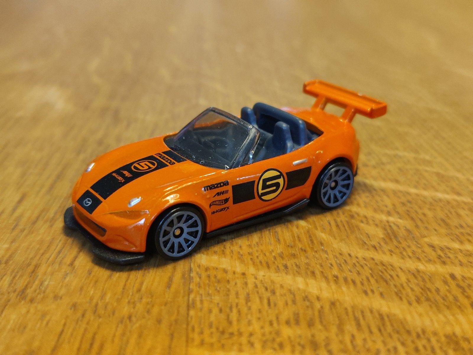 Hot Wheels Mazda MX 5 Miata ORANJE, Hobby en Vrije tijd, Ophalen of Verzenden, Nieuw