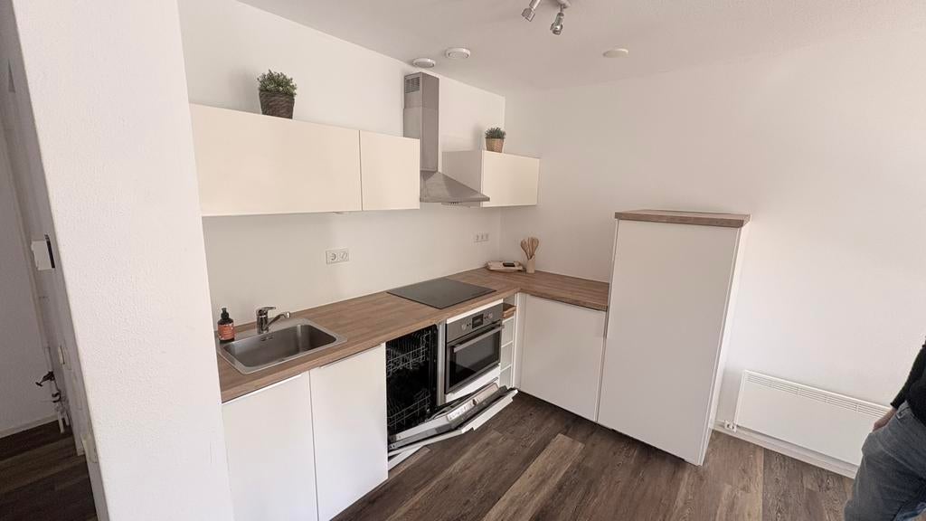 Ikea keuken - incl apparatuur, wit met houten werkblad, Huis en Inrichting, Keuken | Complete keukens, Ophalen of Verzenden, Zo goed als nieuw