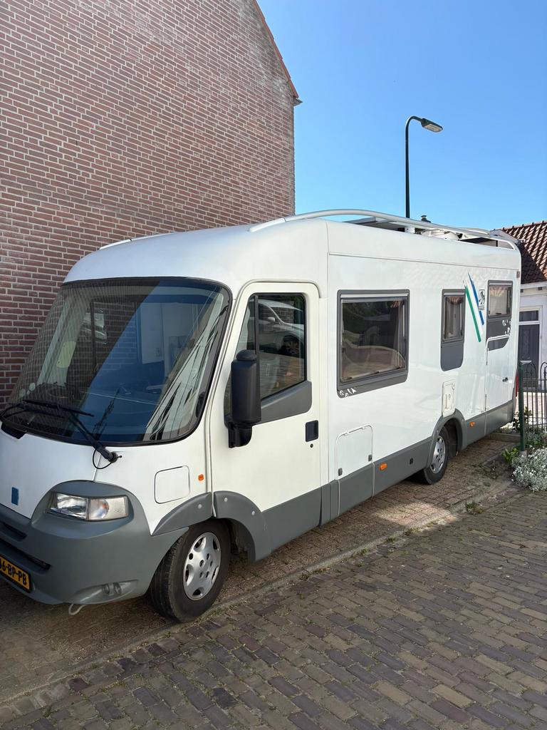 Fijne knaus travel liner camper zoekt nieuwe avonturen!, Standaard zit, Ringverwarming, 7 tot 8 meter, Diesel