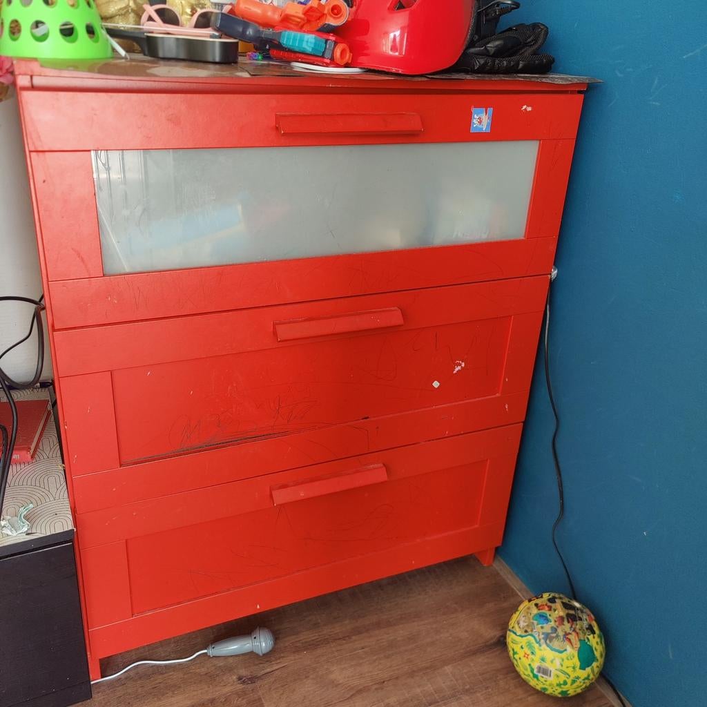 Rode ladekast met 3 laden - Gebruikt -gratis, Huis en Inrichting, Kasten | Ladekasten, Ophalen, Gebruikt, Modern, Speels, 100 tot 150 cm