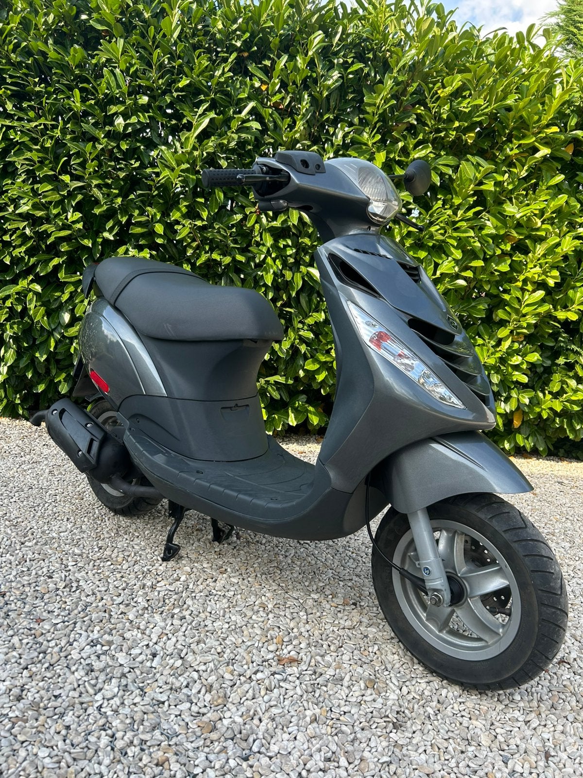 PIAGGIO ZIP 2takt 45KM brom 6915KM, Fietsen en Brommers, Scooters | Piaggio, Ophalen, Zo goed als nieuw, Benzine, Zip