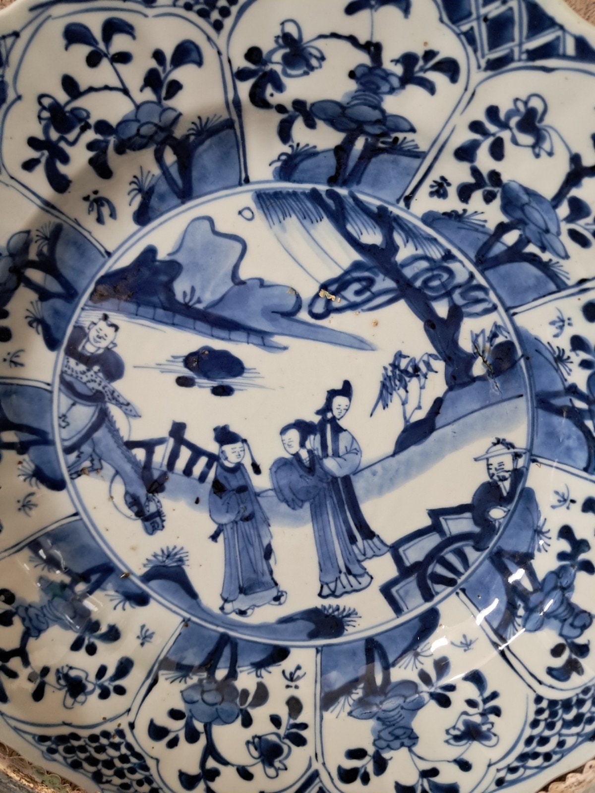 Chinees porseleinen schotel gemerkt Kangxi zilveren beugel, Antiek en Kunst, Ophalen of Verzenden