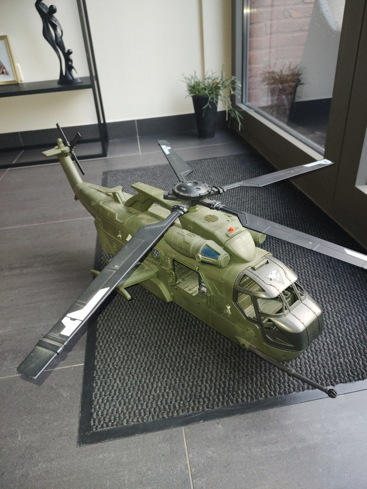 Grote militaire helikopter speelgoedmodel, Gebruikt, Helikopter, Groter dan 1:72, Ophalen
