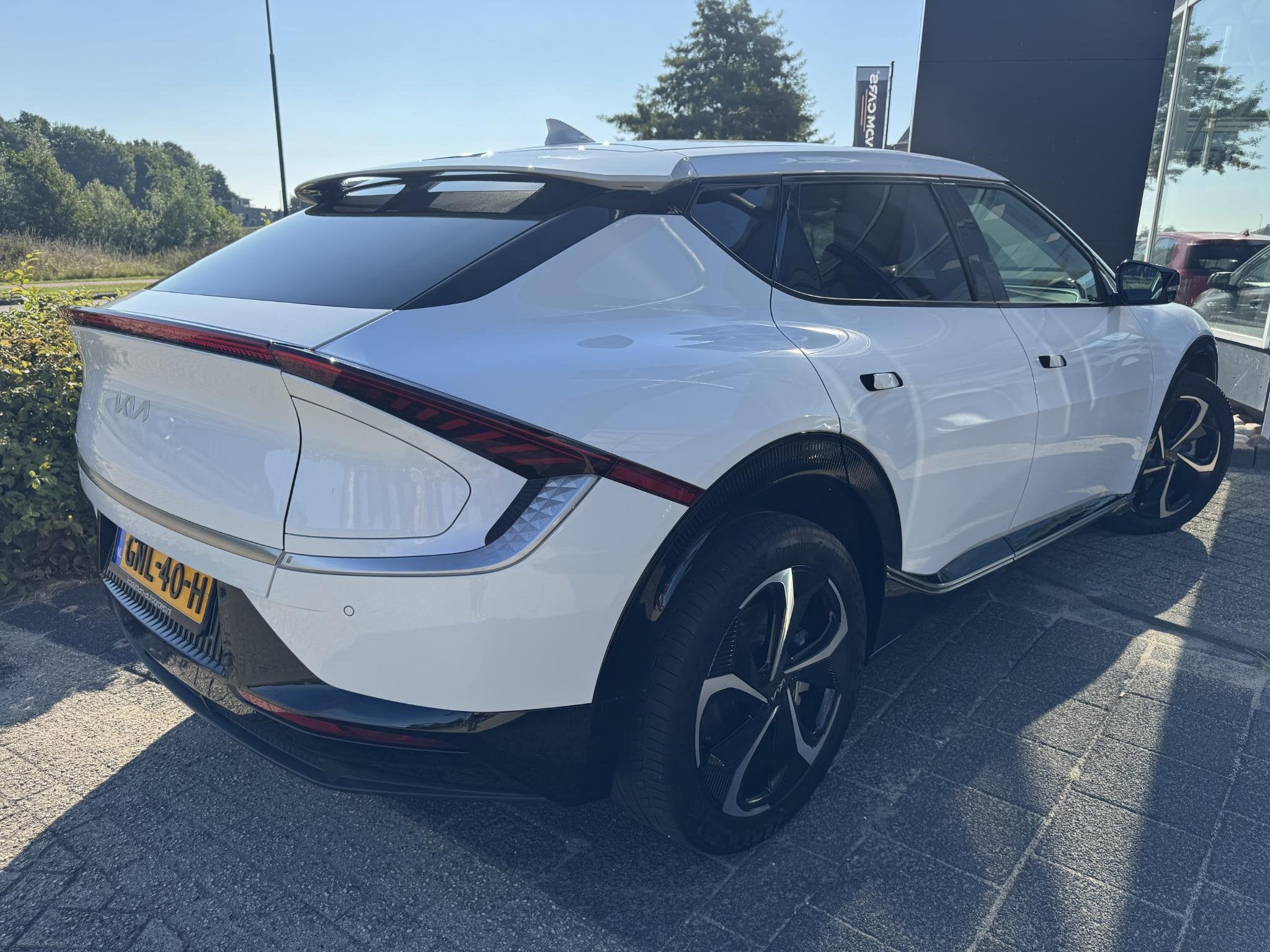 Kia EV6 Edition Advanced 77.4 kWh , Parelmoerwit, 800V, Verw, Auto's, Automaat, 228 pk, Achterwielaandrijving, Gebruikt