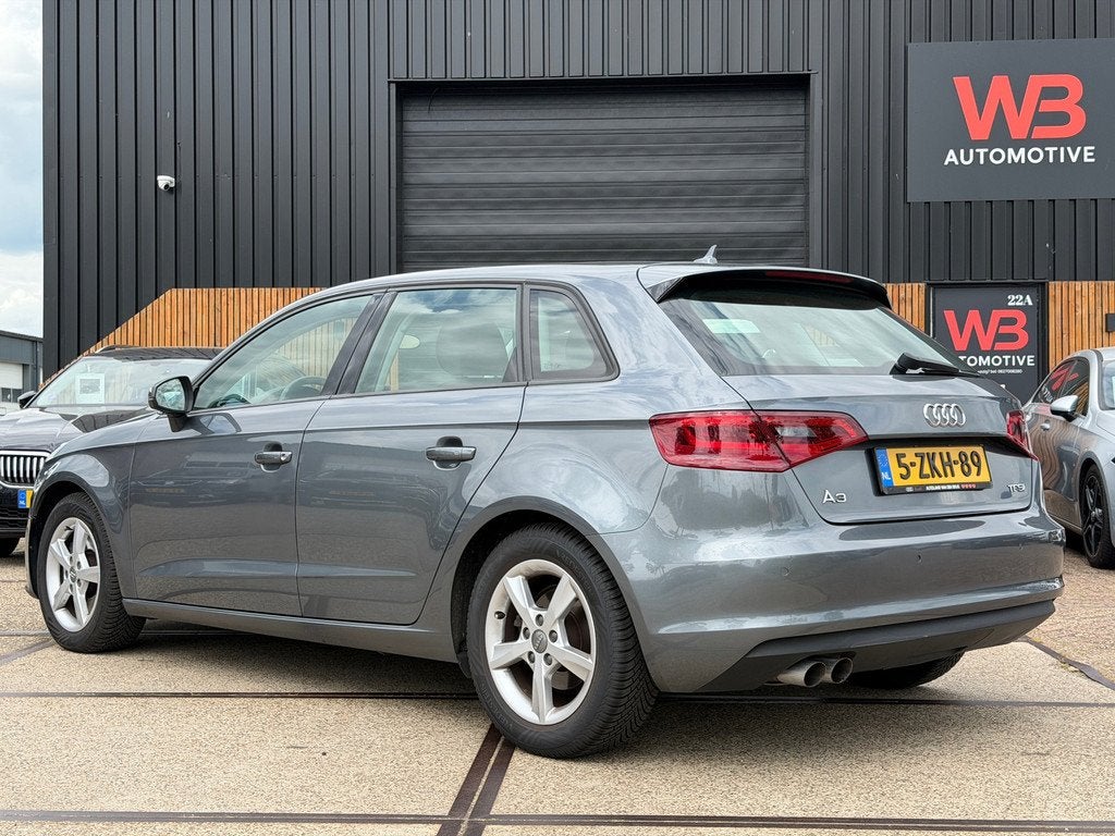 Audi A3 Sportback 1.8 TFSI Attraction Pro Line plus, Auto's, Voorwielaandrijving, Stof, Gebruikt, 4 cilinders