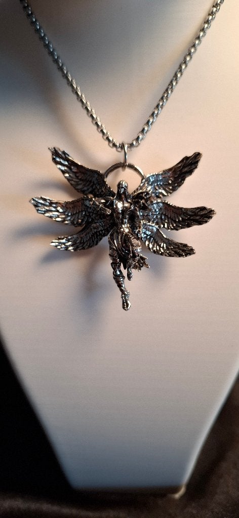 Mystieke Zilverkleurige Ketting met Gevleugelde Engel