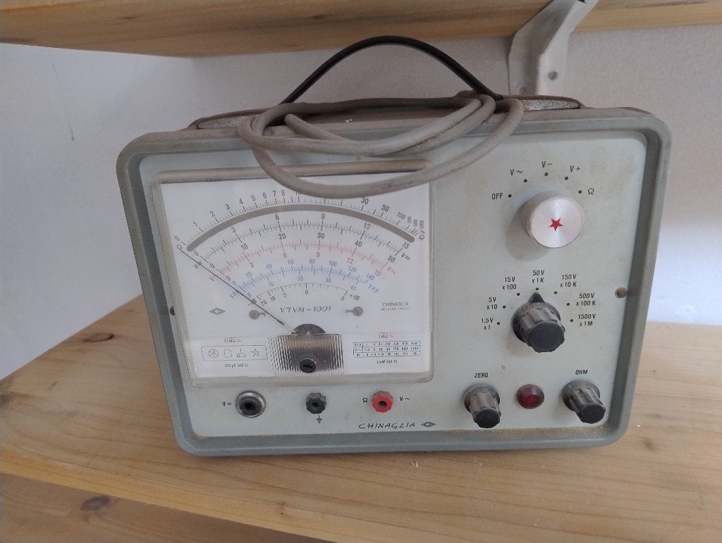 vintage Chinaglia VTVM-1001 vacuümbuisvoltmeter., Doe-het-zelf en Verbouw, Meetapparatuur, Ophalen of Verzenden, Gebruikt, Overige meters