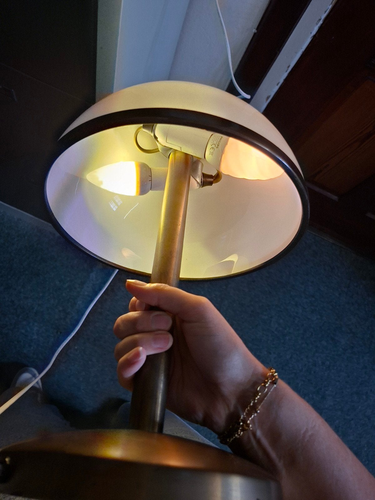 Foto 8 van Vintage Tafellampen met Melkglas Kap - Koperkleurig